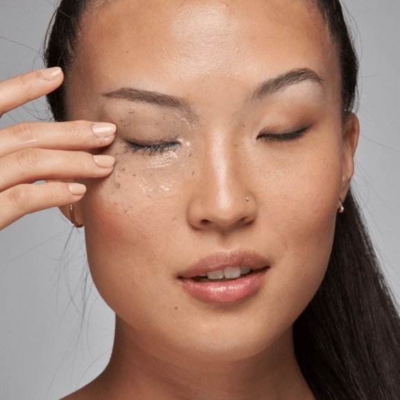 Purlisse Blue Lotus 4-in-1 Cleansing Milk - Picture 7 of 8